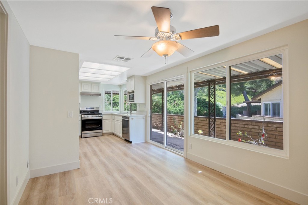 26574 Cardwick Court Newhall, CA 91321 - Photo 7 of 43 Kitchen-Dining Area
