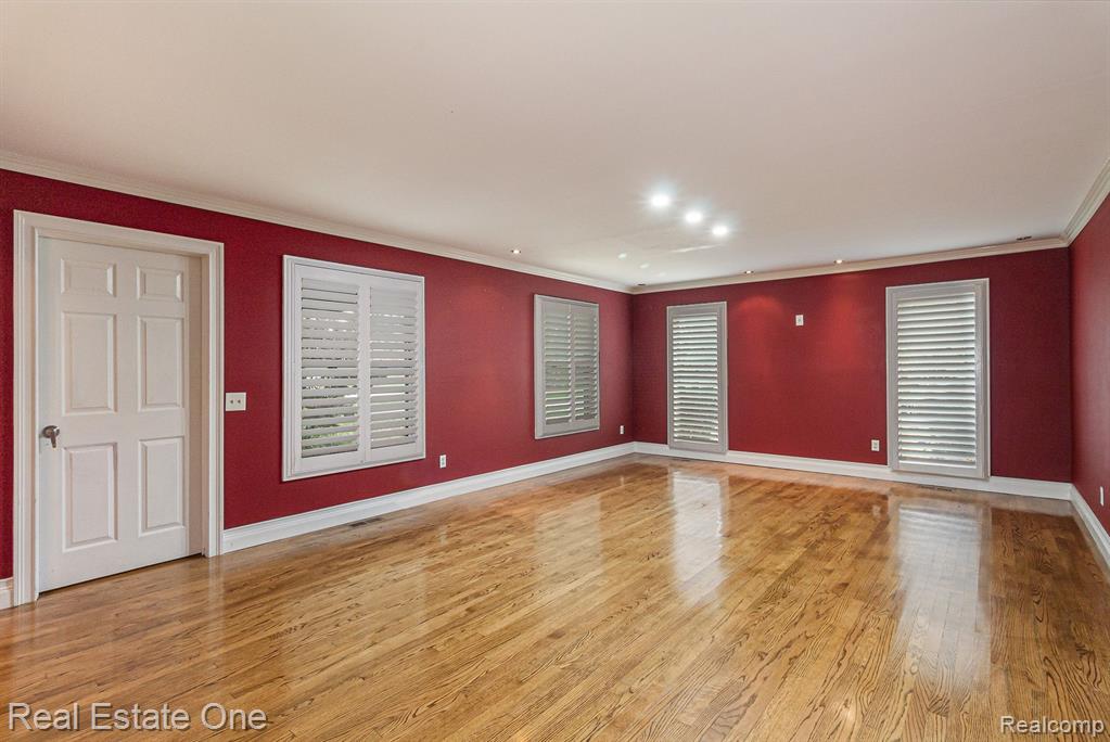 41454 Chattman Street Novi, MI 48375 - Photo 9 of 19
