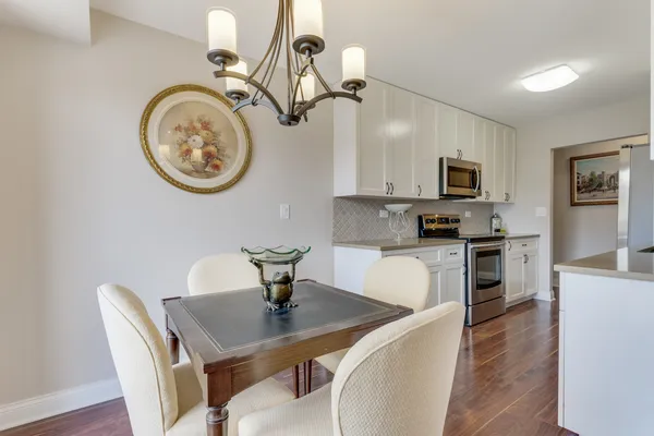 $395,000 | 1280 Rudolph Drive, Unit 4K, Northbrook, IL 60062
