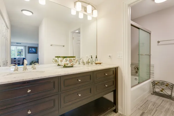 $395,000 | 1280 Rudolph Drive, Unit 4K, Northbrook, IL 60062