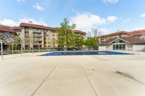 $395,000 | 1280 Rudolph Drive, Unit 4K, Northbrook, IL 60062