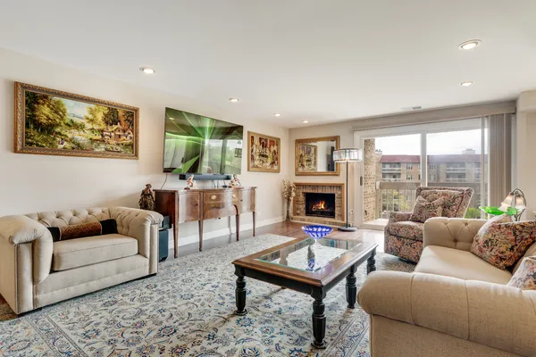 $395,000 | 1280 Rudolph Drive, Unit 4K, Northbrook, IL 60062