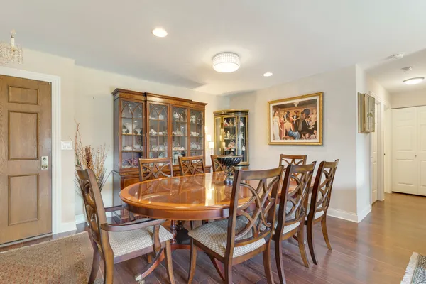 $395,000 | 1280 Rudolph Drive, Unit 4K, Northbrook, IL 60062