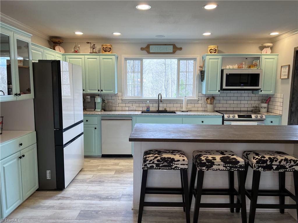 1144 Duggins Road Madison, NC 27025 - Photo 17 of 49
