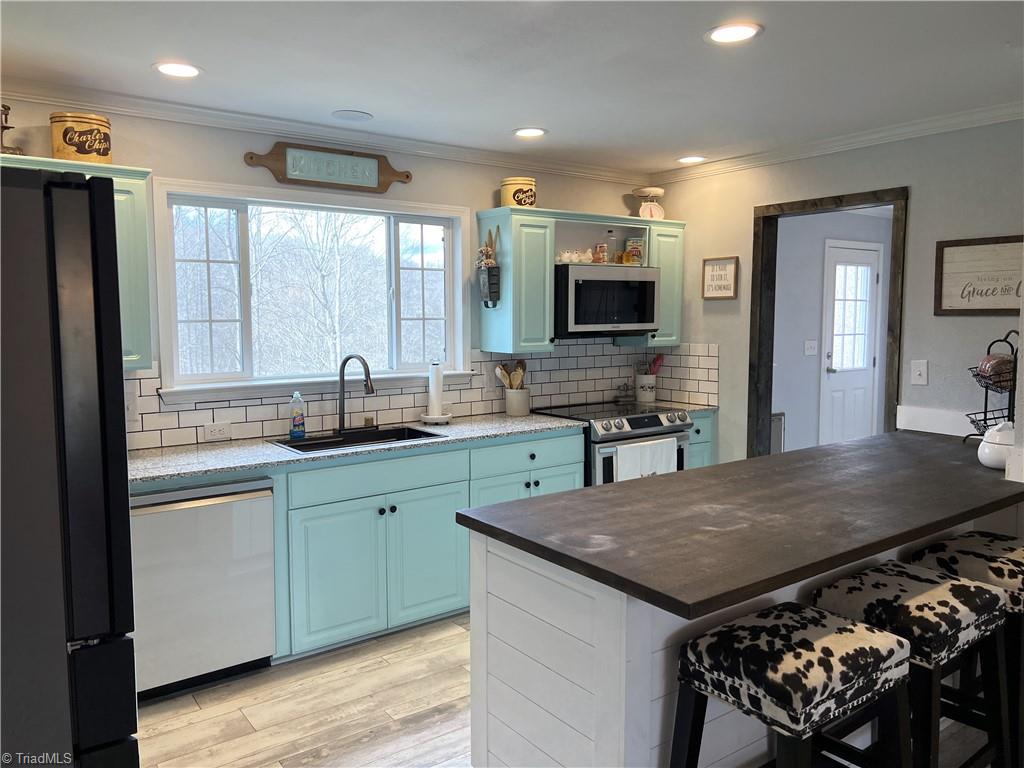 1144 Duggins Road Madison, NC 27025 - Photo 18 of 49