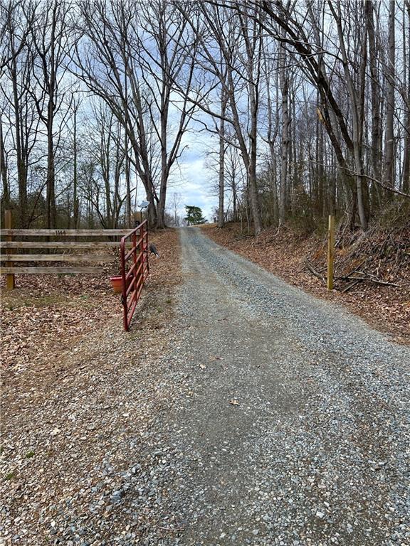1144 Duggins Road Madison, NC 27025 - Photo 32 of 49