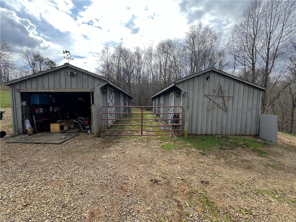 1144 Duggins Road Madison, NC 27025 - Photo 34 of 49