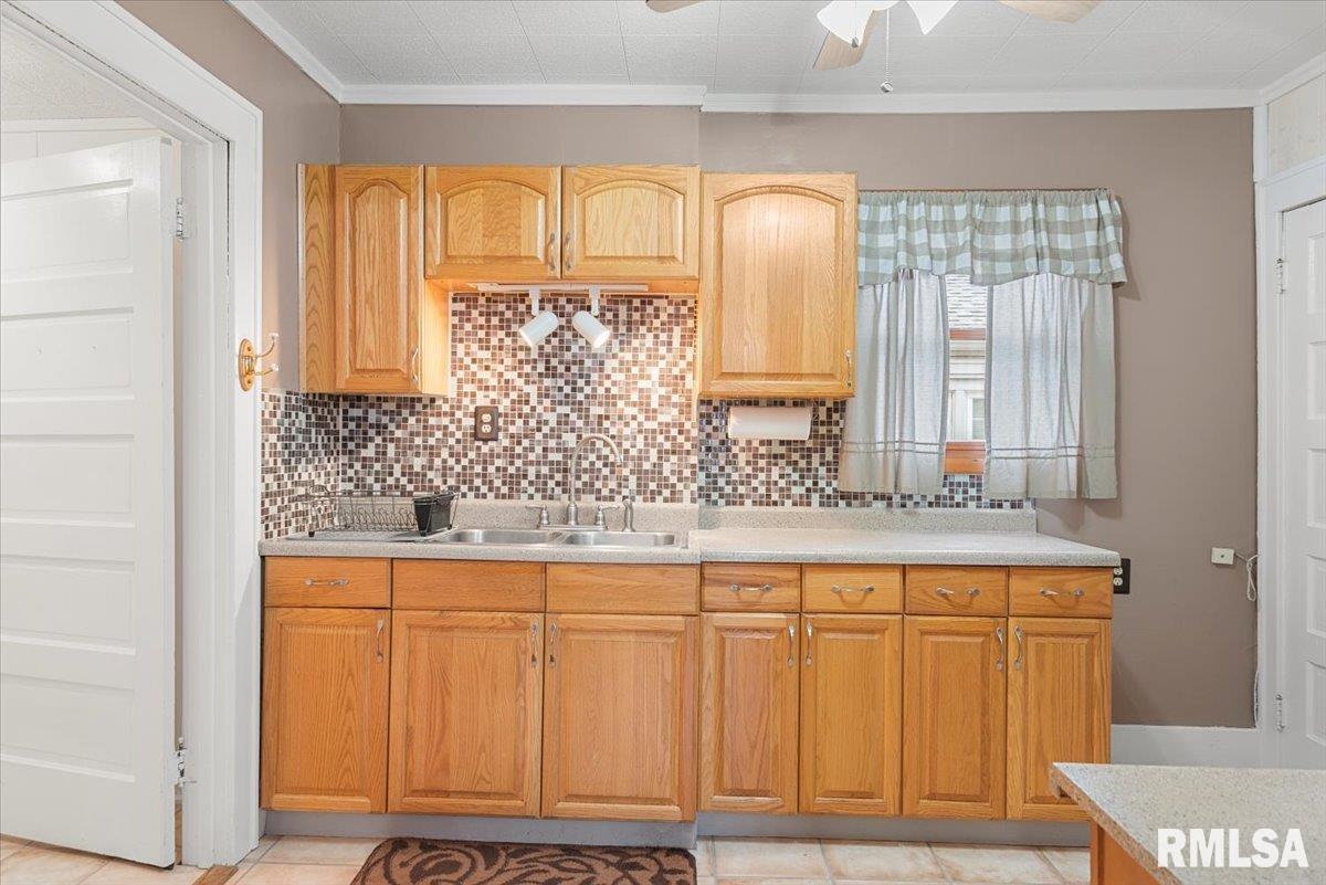 2449 Yale Boulevard Springfield, IL 62703 - Photo 8 of 37 Gallery Image 8
