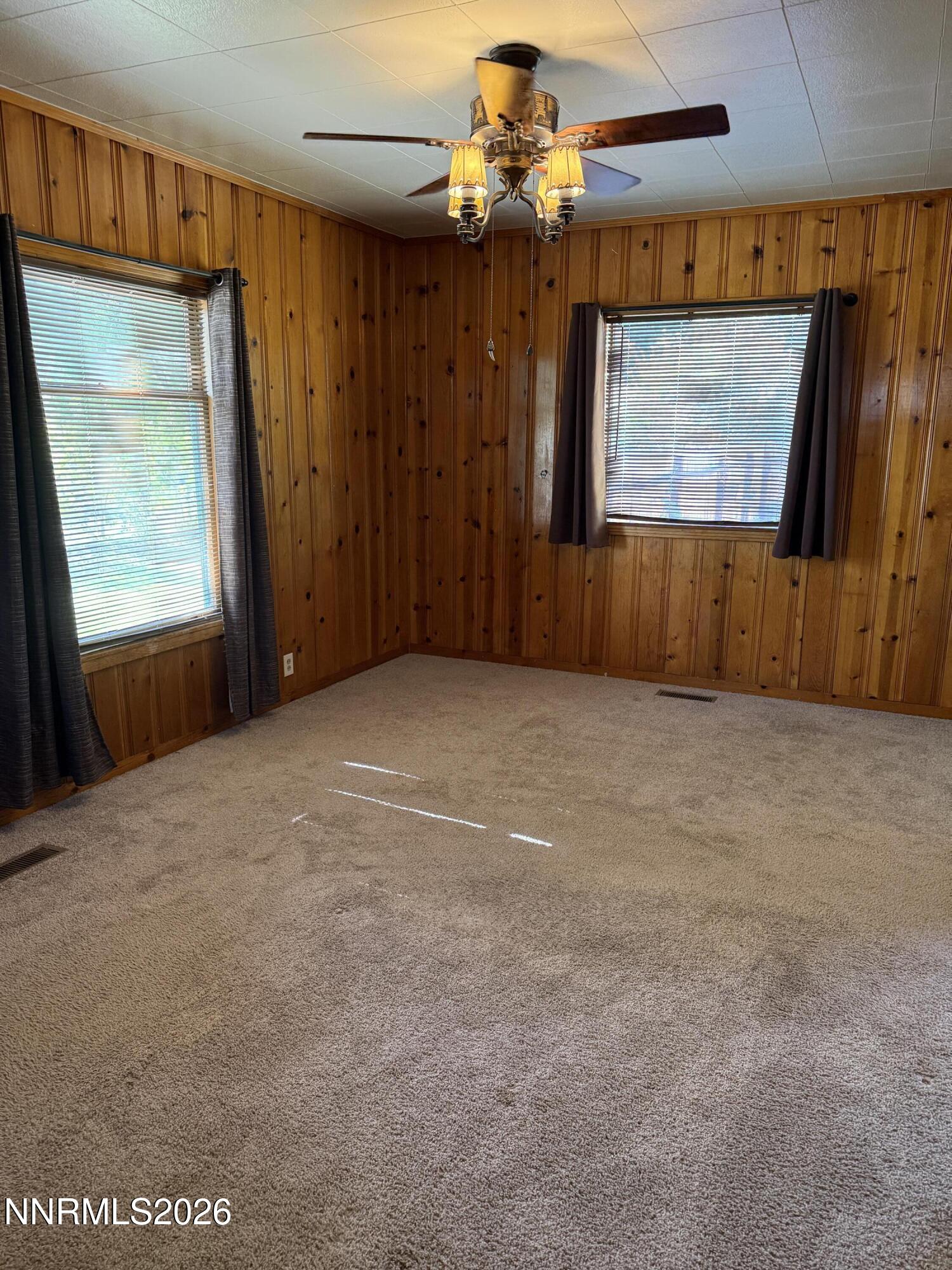 513 South Main Street Yerington, NV 89447 - Photo 4 of 32 Living Room