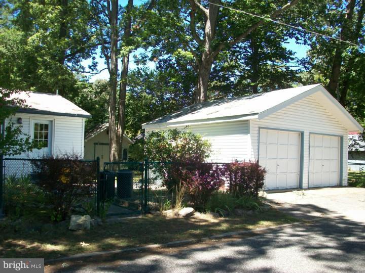 25 Chews Landing Road Lindenwold, NJ 08021 - Photo 8 of 17 Garage