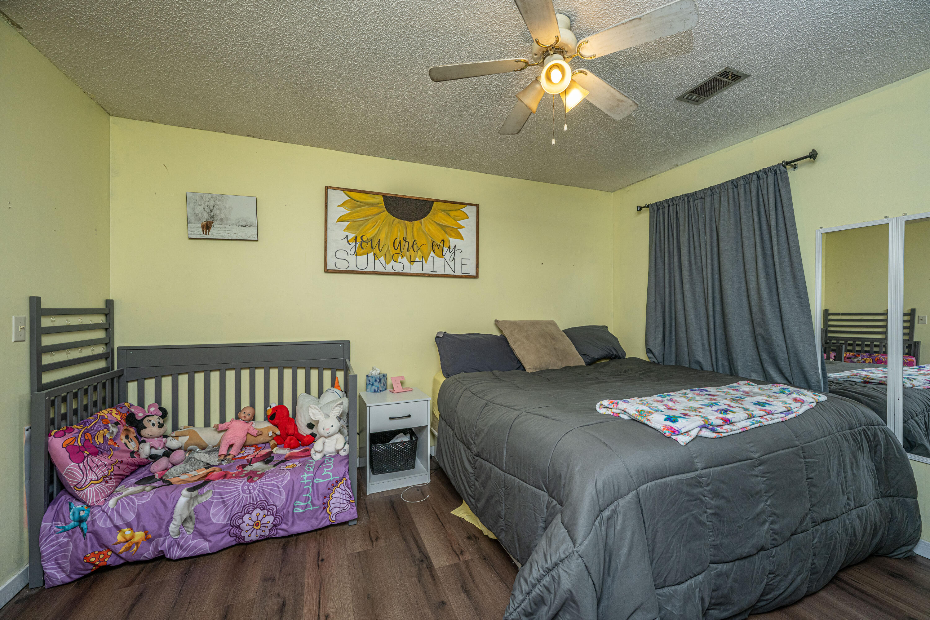 160 Lancashire Road Summerville, SC 29486 - Photo 15 of 23 160LancashireRd25largestbedroom