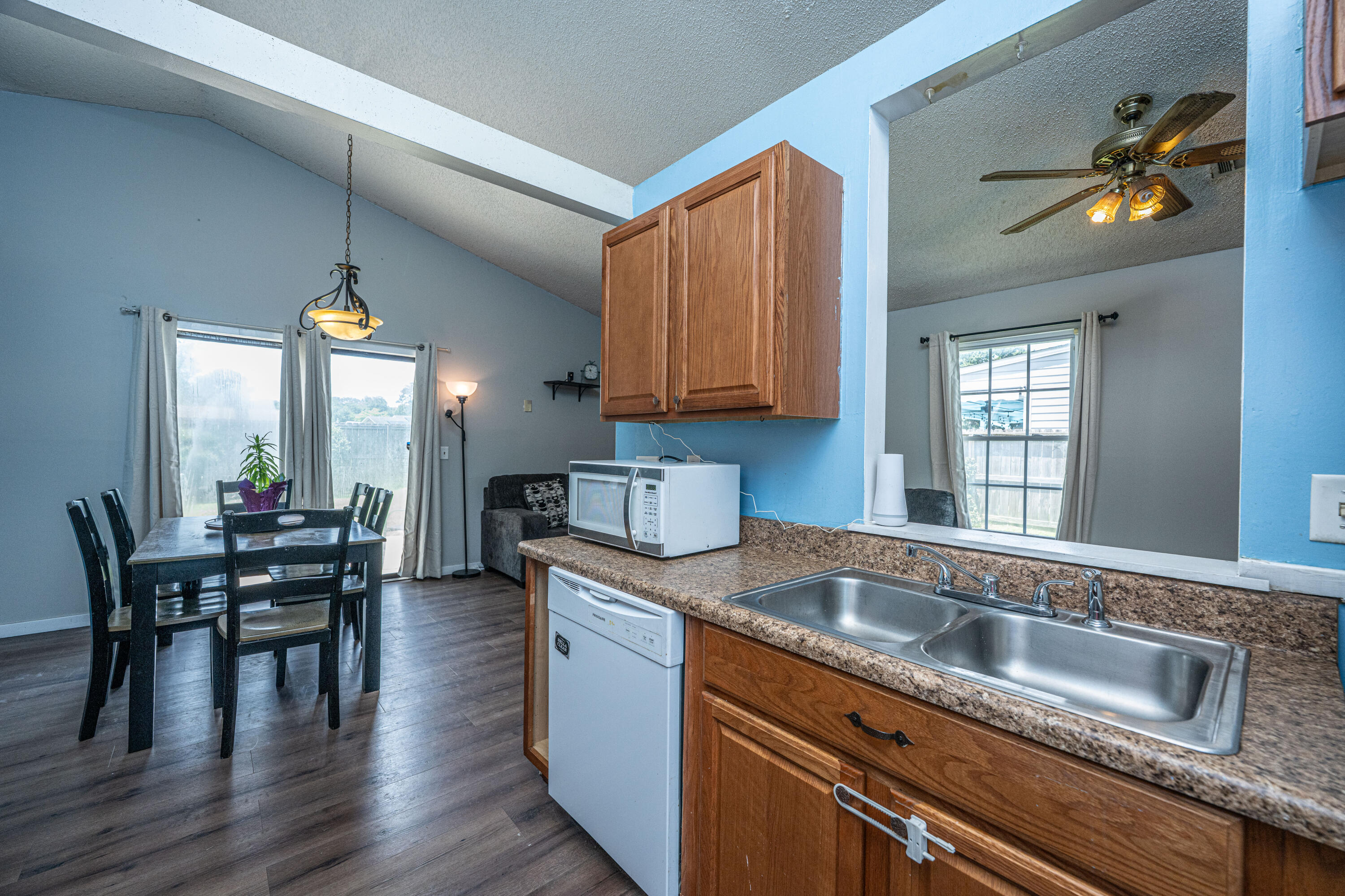 160 Lancashire Road Summerville, SC 29486 - Photo 8 of 23 itchentodenbest