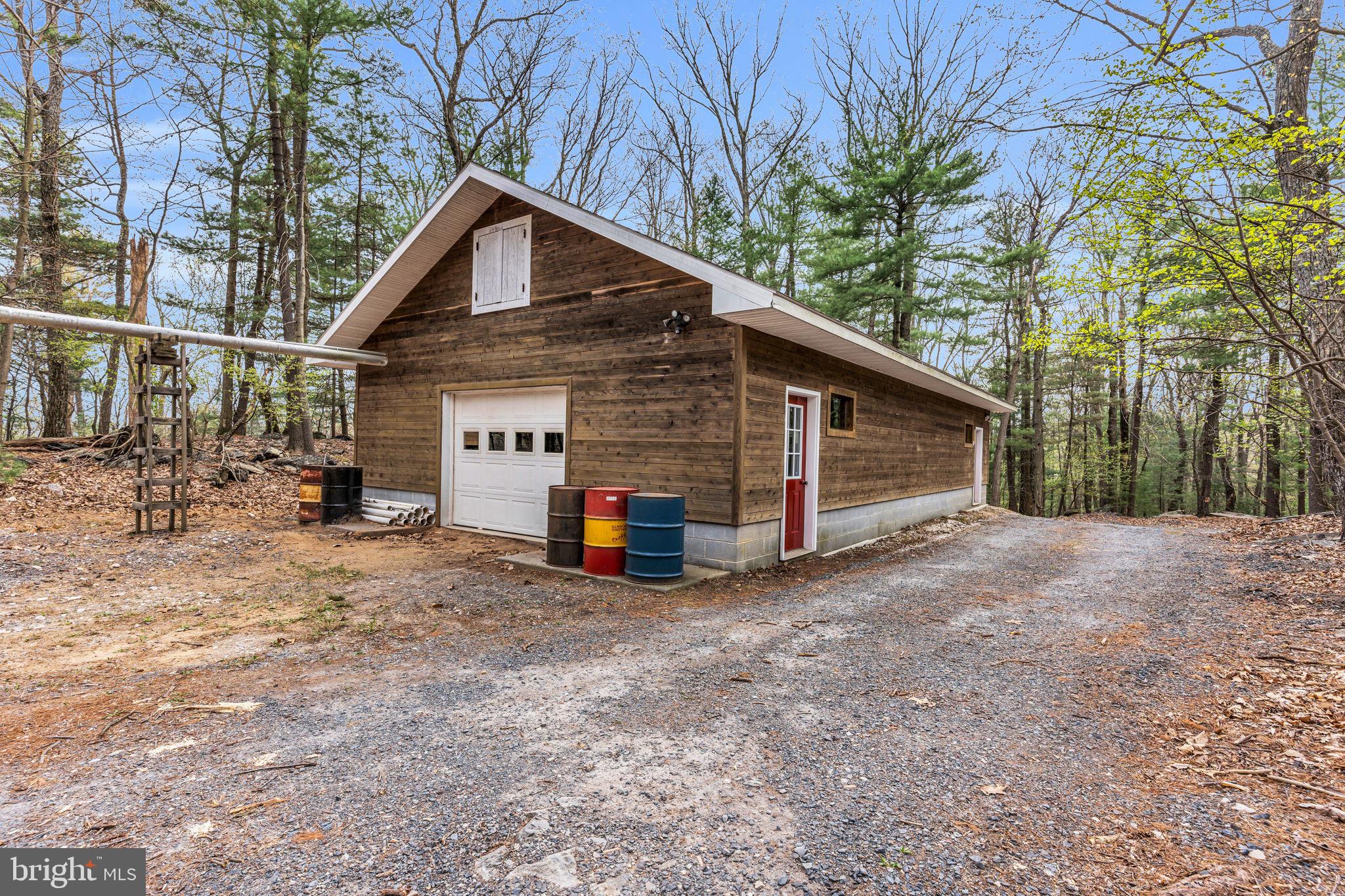 945 New Road Orrtanna, PA 17353 - Photo 35 of 58 Woodshop with dust collection system.