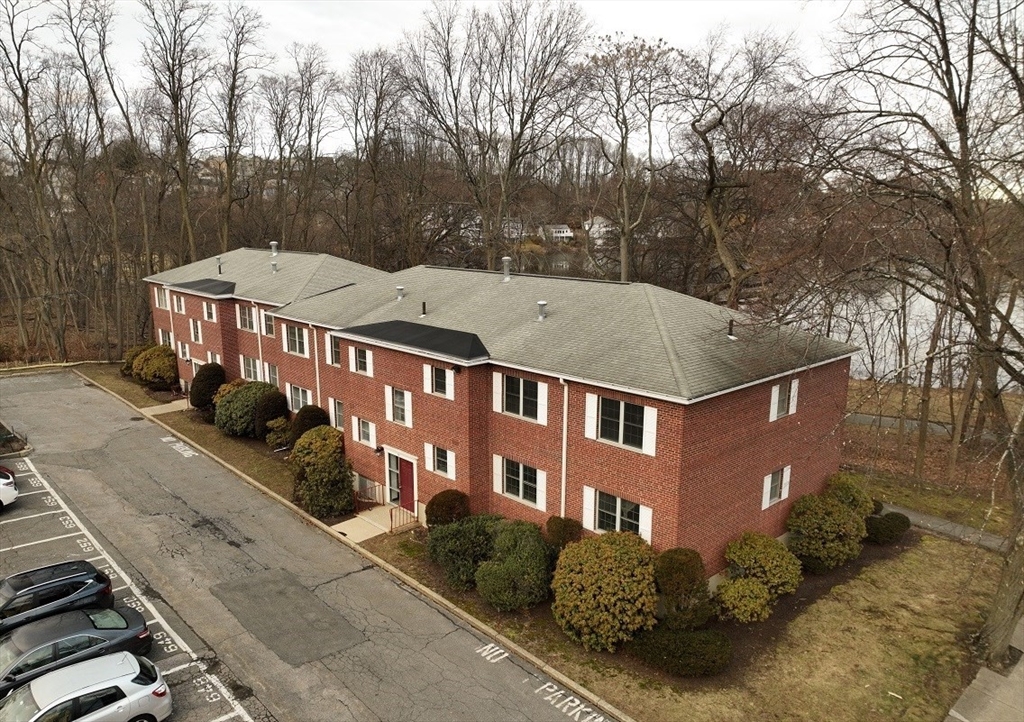 99 Lake Shore Road, Unit 3 Boston, MA 02135 - Photo 2 of 27 Gallery Image 2