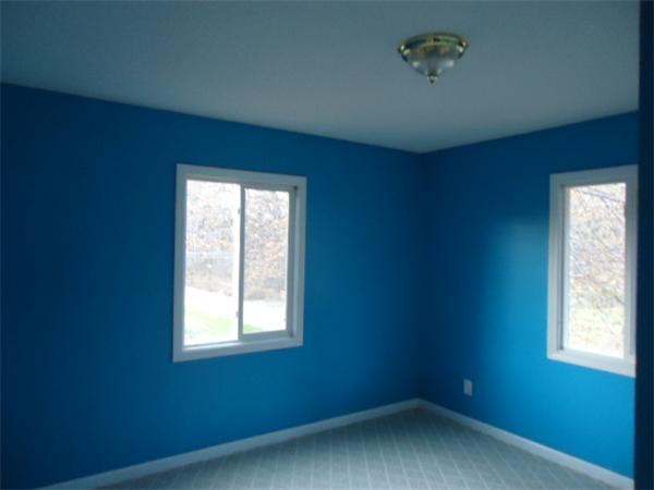 81 Crestmont Street Springfield, MA 01108 - Photo 12 of 15 an empty room with a window