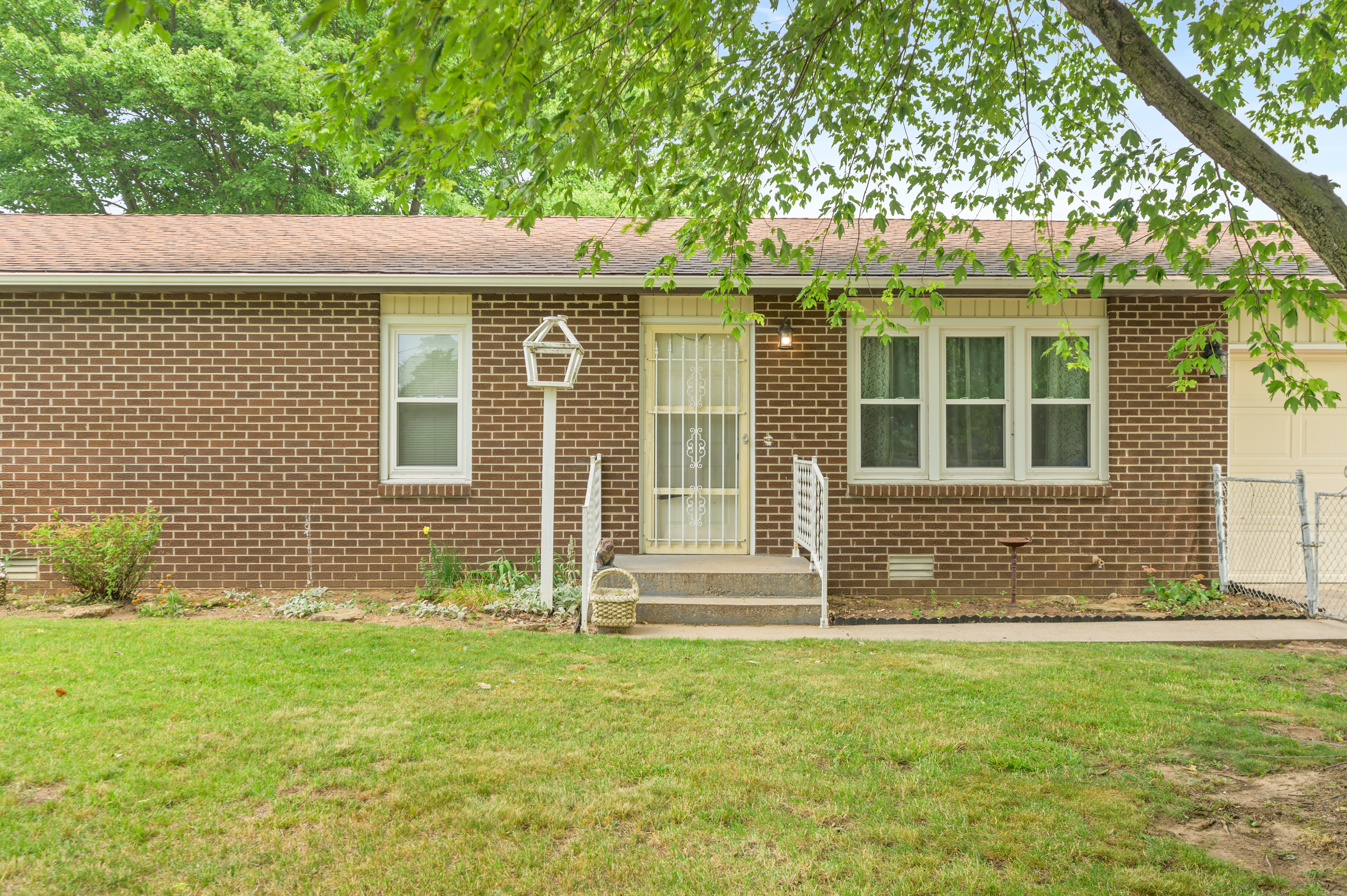 719 Sprenger Road Seymour, IN 47274 - Photo 2 of 44