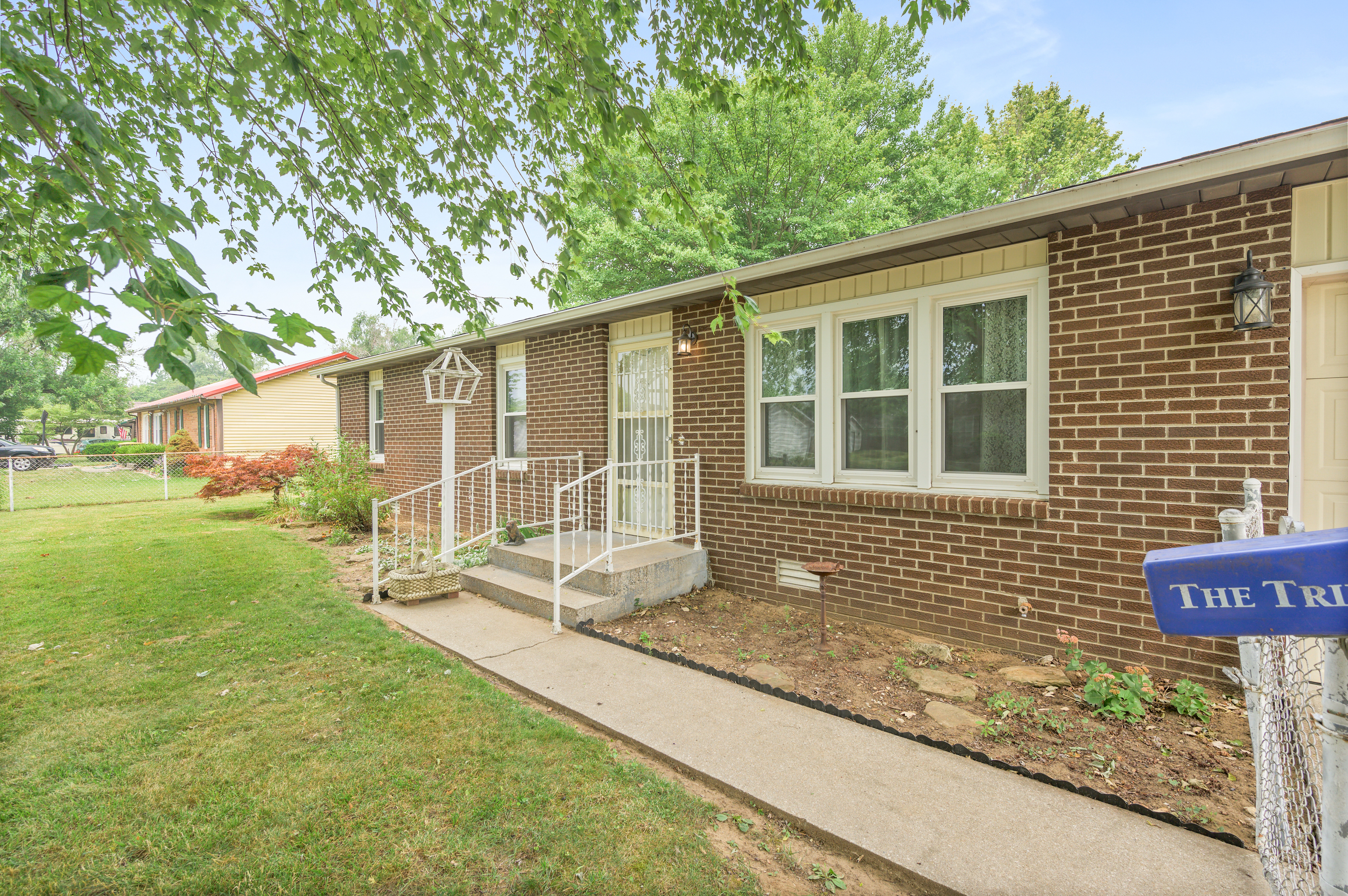 719 Sprenger Road Seymour, IN 47274 - Photo 3 of 44