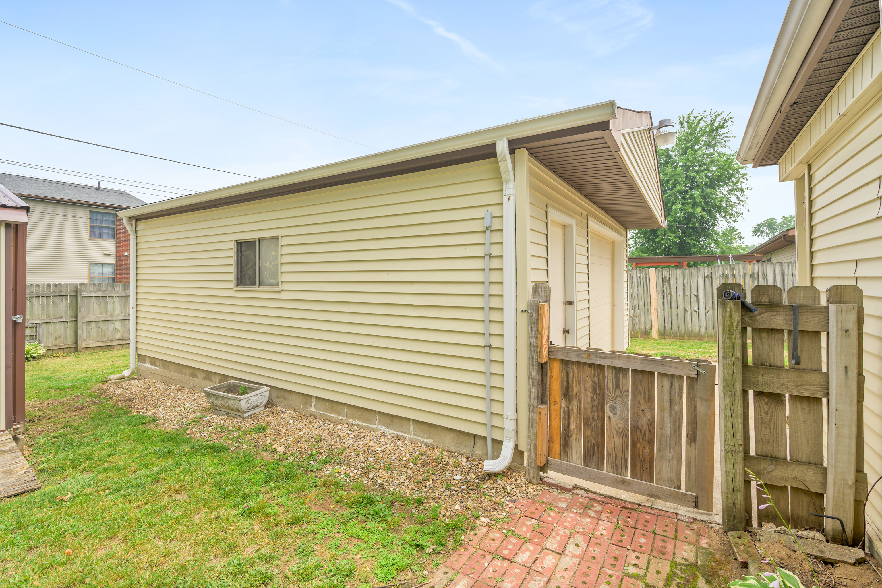 719 Sprenger Road Seymour, IN 47274 - Photo 32 of 44