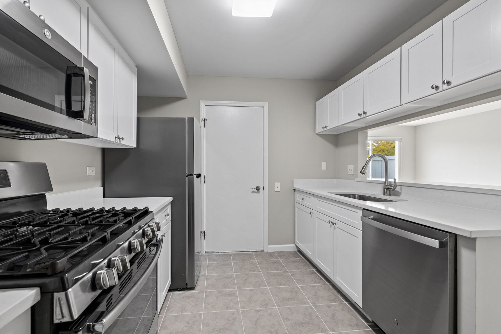1322 Normantown Road, Unit 306 Naperville, IL 60564 - Photo 9 of 17 Gallery Image 9