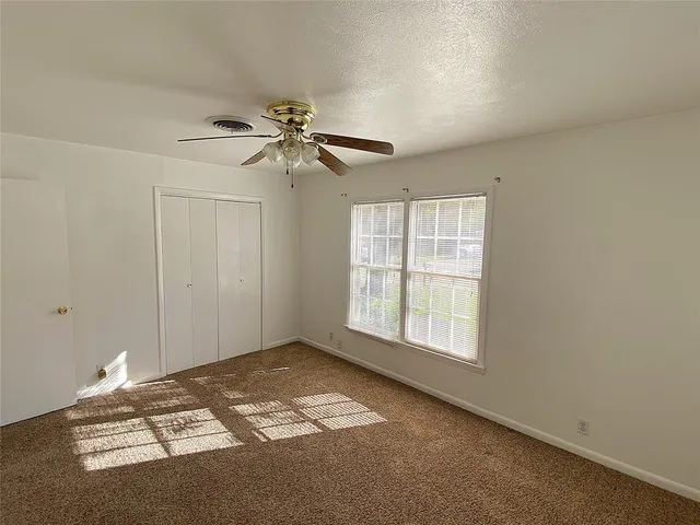 a view of empty room with window