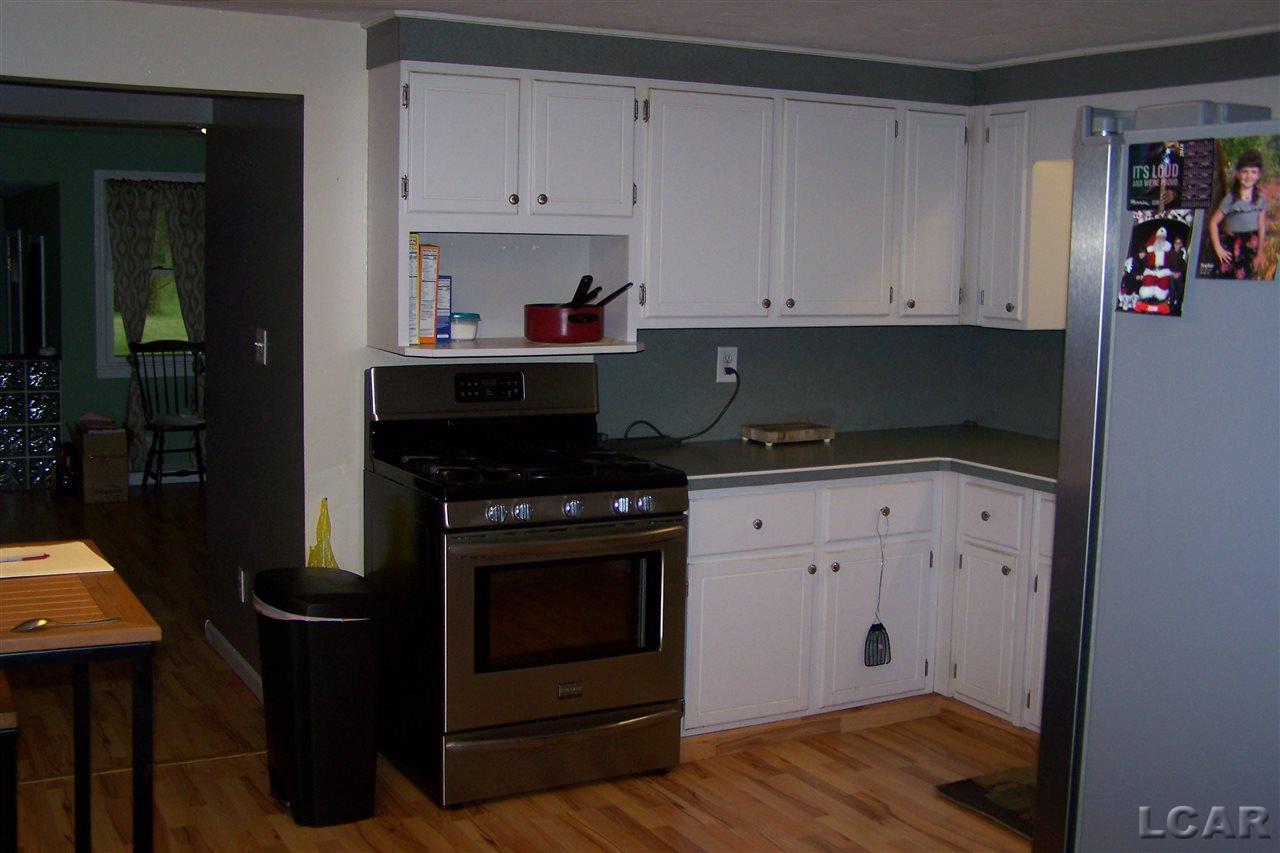 5508 West Beecher Road Adrian, MI 49221 - Photo 9 of 17 31397814-8.JPG
