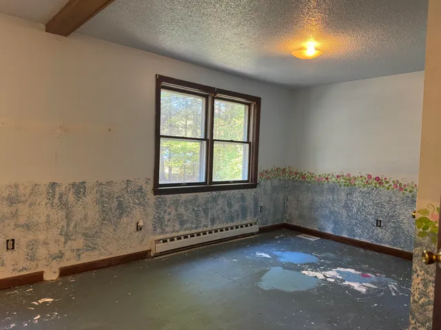 $199,900 | 32 Nyes Corner Drive, Fairfield, ME 04937