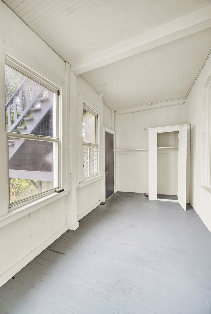 6510 South Rhodes Avenue Chicago, IL 60637 - Photo 12 of 14 Gallery Image 12