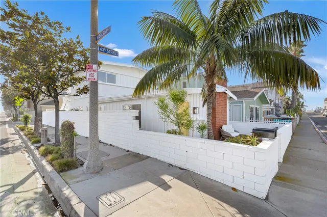 $2,850,000 | 130 43rd Street, Newport Beach, CA 92663