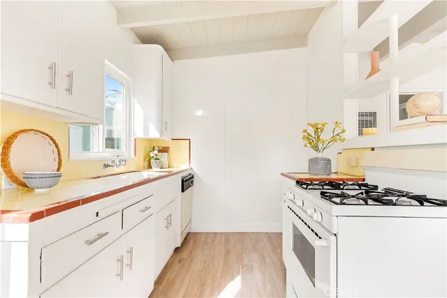 $2,850,000 | 130 43rd Street, Newport Beach, CA 92663