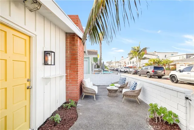 $2,850,000 | 130 43rd Street, Newport Beach, CA 92663