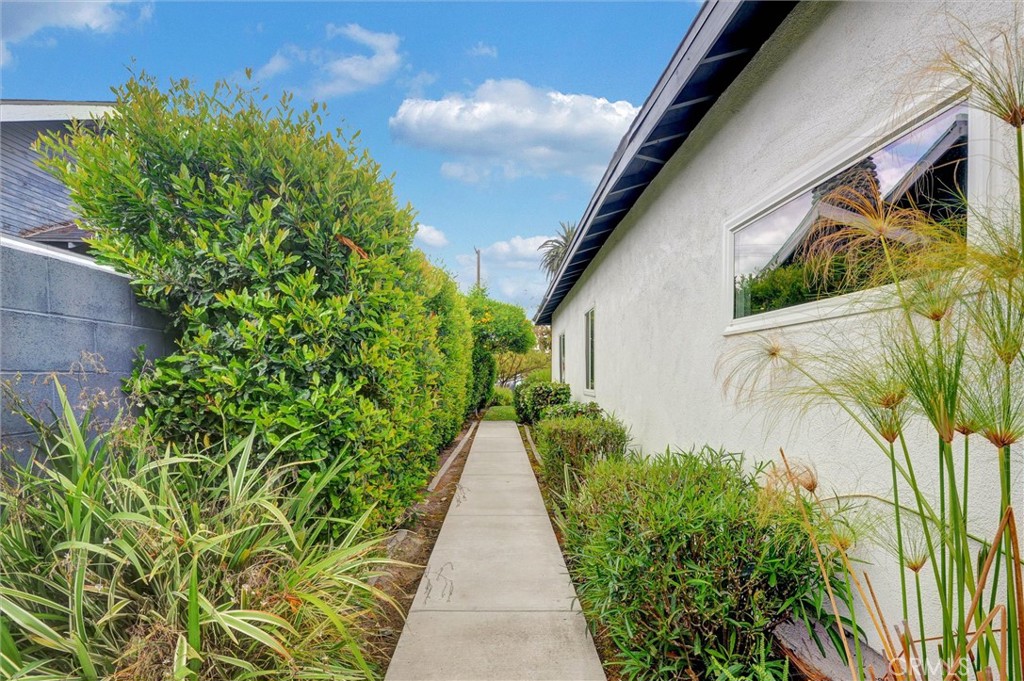 929 North Sunset Avenue Azusa, CA 91702 - Photo 28 of 30