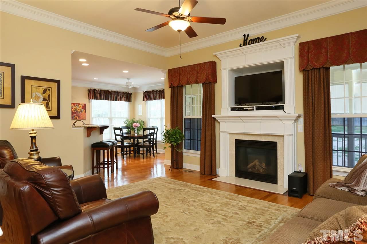 Entrance to breakfast area and kitchen