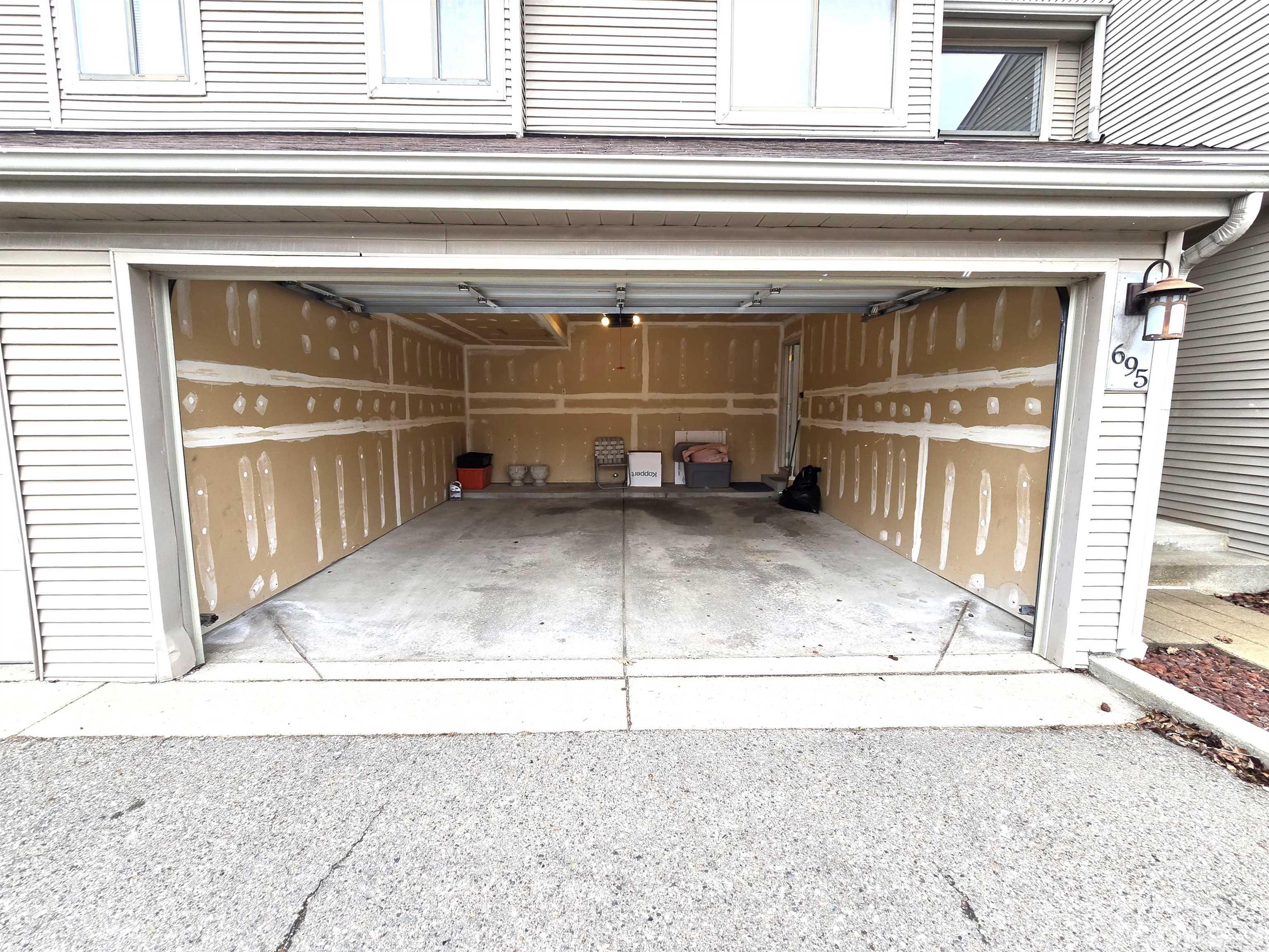 695 Charing Court Rochester, MI 48307 - Photo 56 of 57 50164220-3201d0d1-978c-4ff0-8b7d-d6de3293382b.JPG