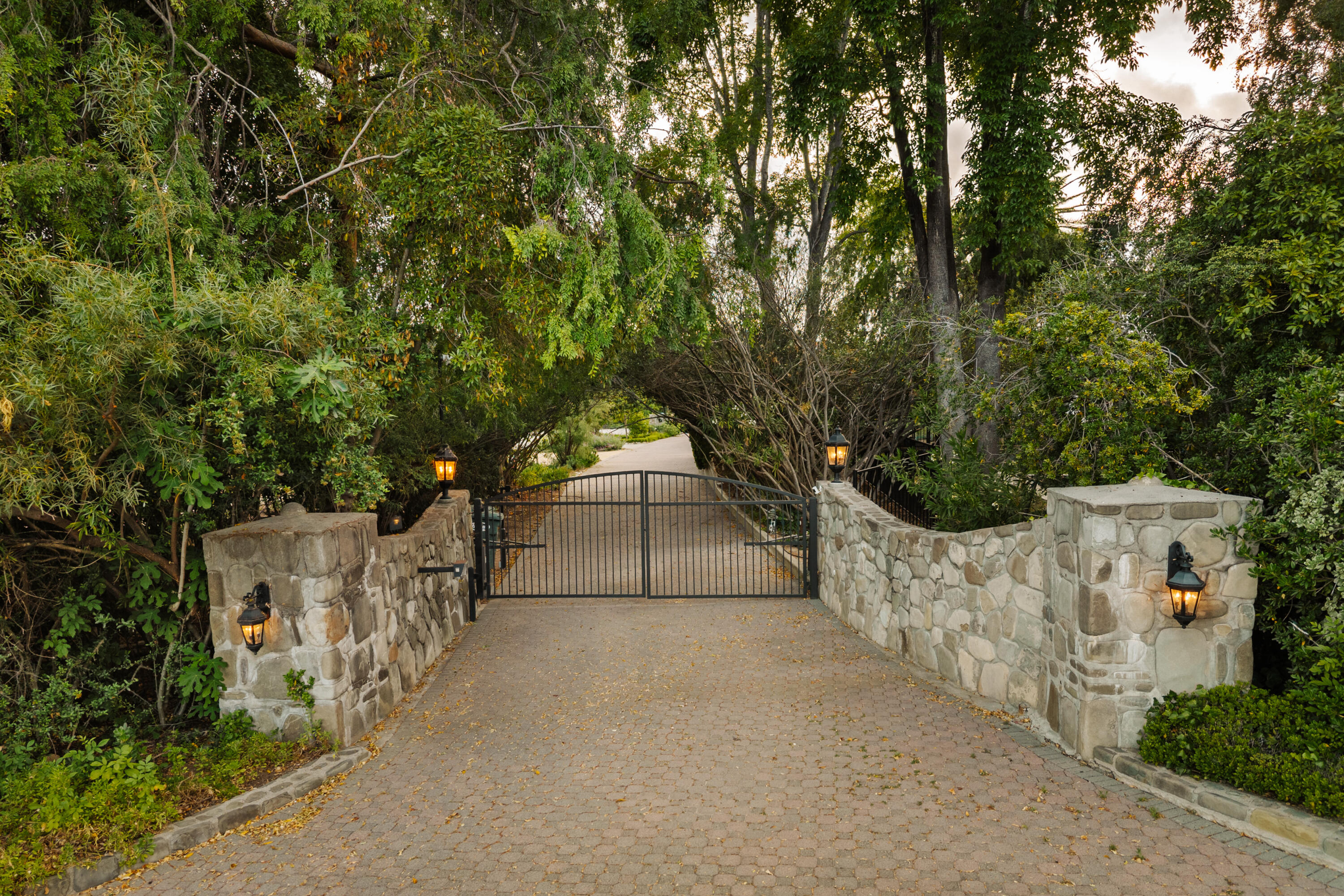 803 Country Club Road Ojai, CA 93023 - Photo 4 of 39 DJI_20260527192112_0456_D