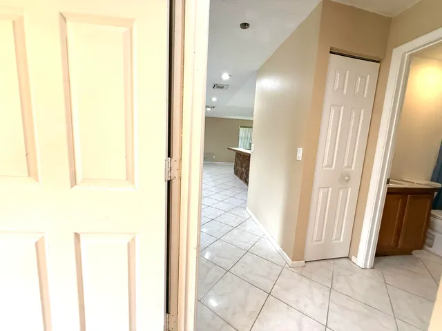 $2,500 | 16031 78th Road North, Loxahatchee, FL 33470