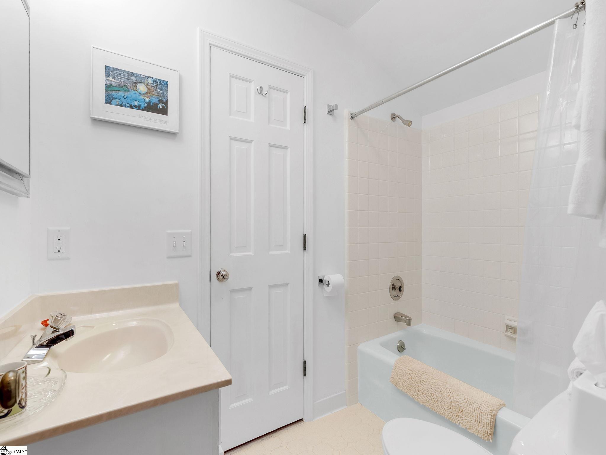 875 Altamont Road Greenville, SC 29609 - Photo 37 of 48