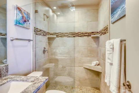 $735,000 | 4435 Lower Honoapiilani Road, Unit 204, Lahaina, HI 96761