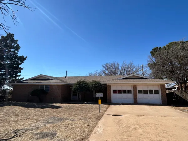 $99,900 | 1926 Ave H, Levelland, TX 79336