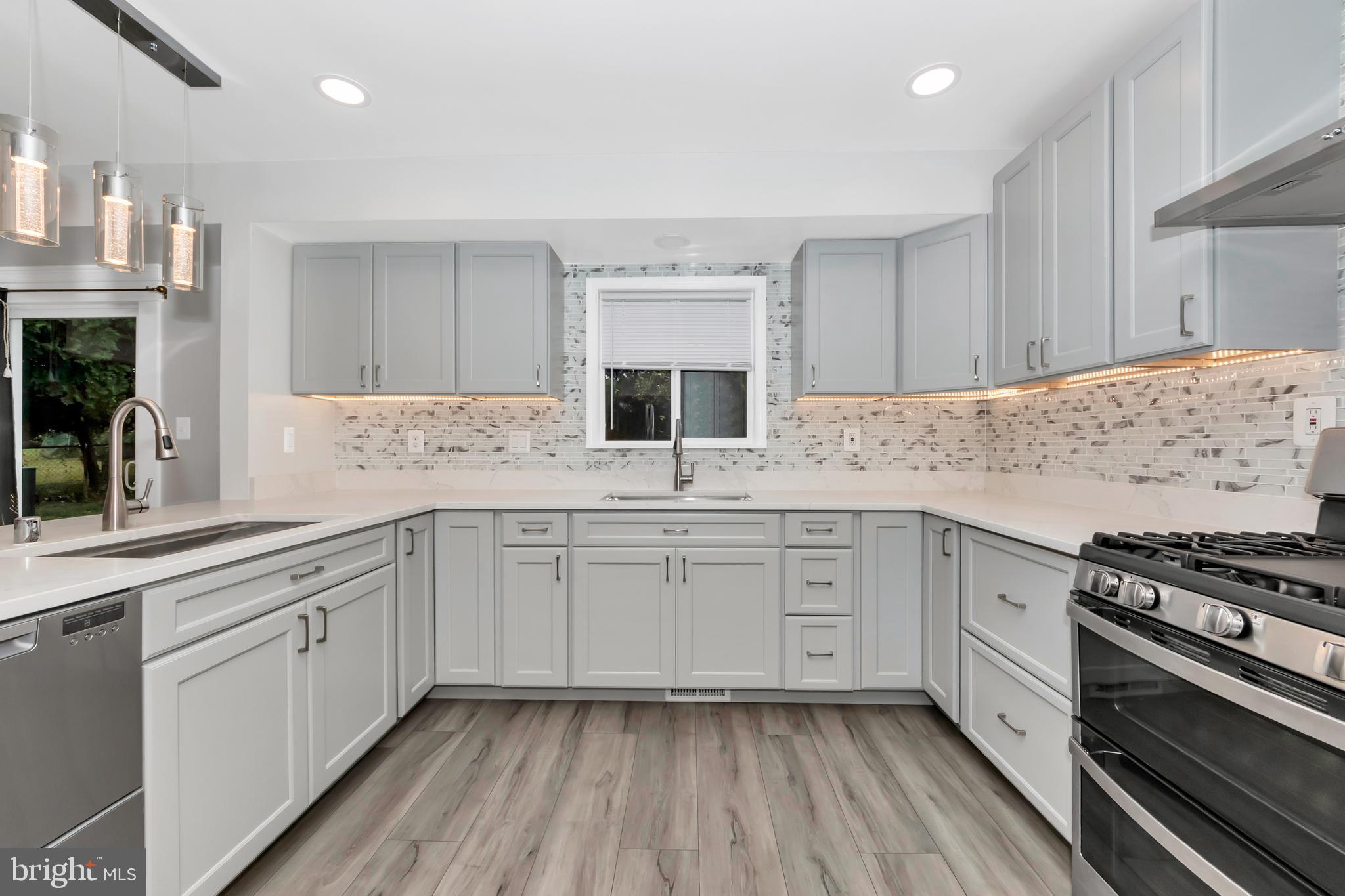 10810 Wheeler Drive Silver Spring, MD 20901 - Photo 14 of 43 Kitchen with 2 sinks