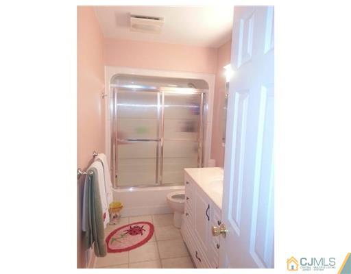 400 Halsey Road North Brunswick, NJ 08902 - Photo 8 of 15 Gallery Image 8