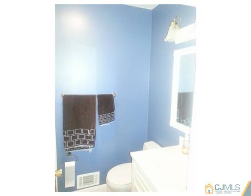 400 Halsey Road North Brunswick, NJ 08902 - Photo 9 of 15 Gallery Image 9