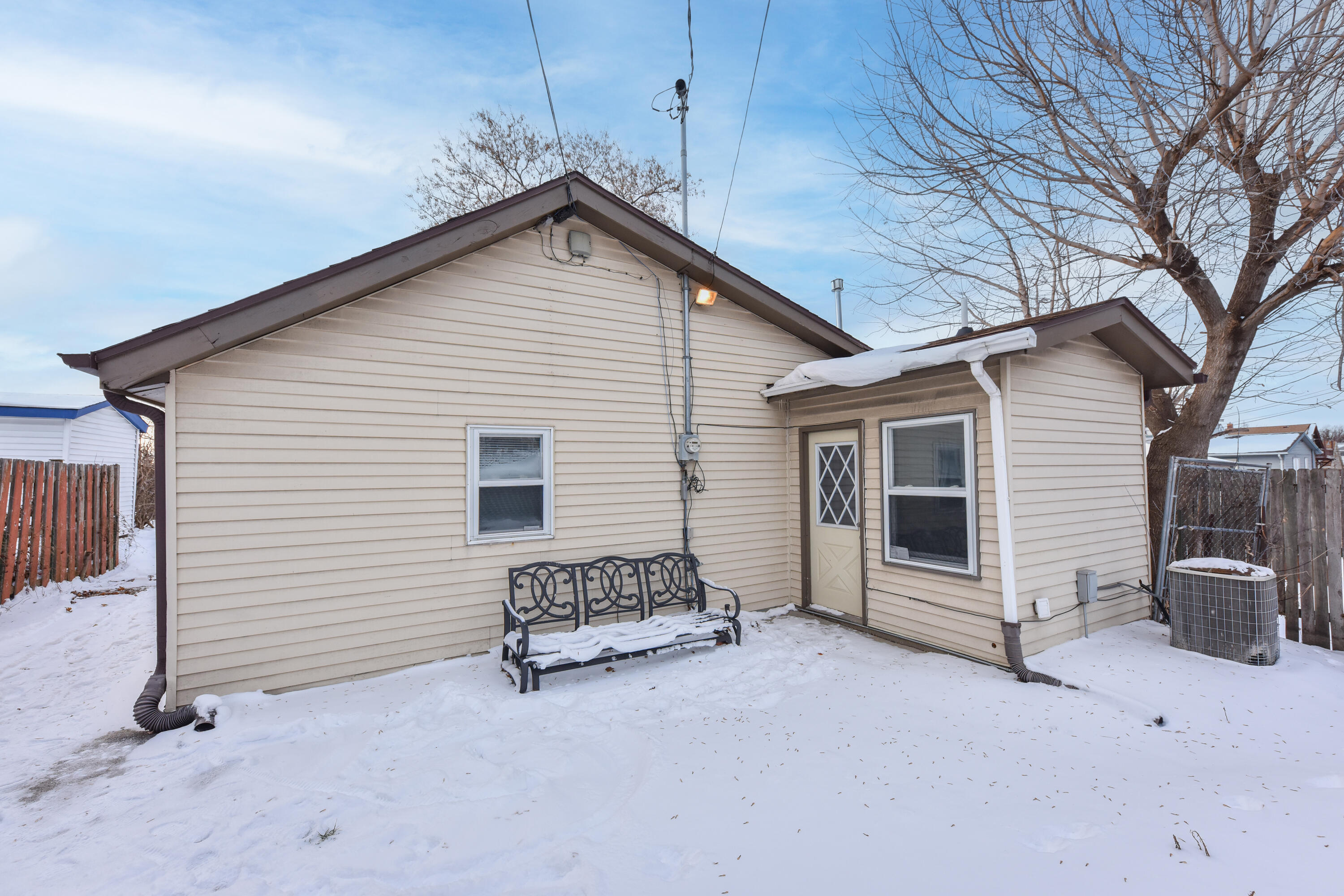 540 South 71st Street Milwaukee, WI 53214 - Photo 18 of 20 Back of house