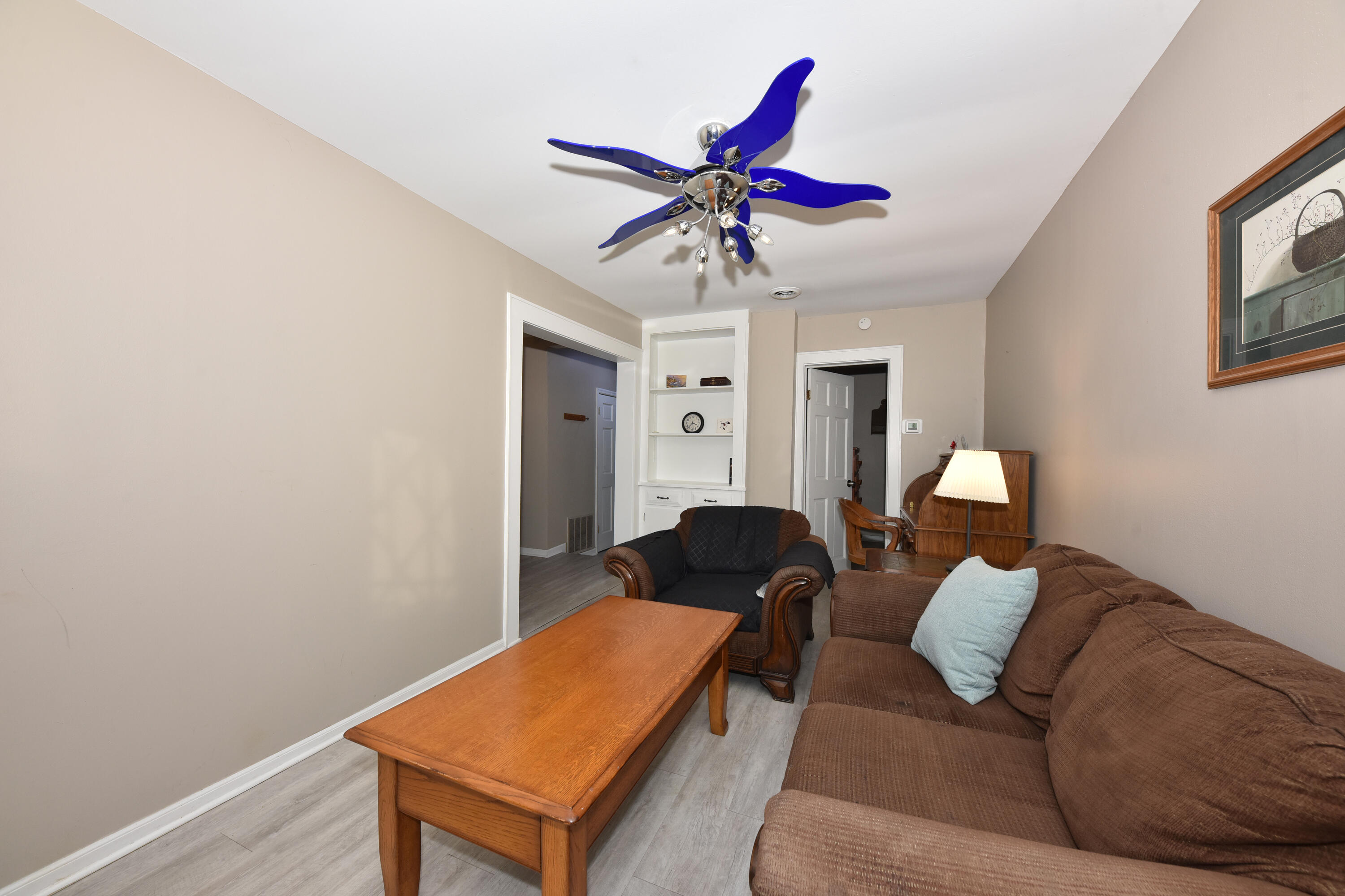 540 South 71st Street Milwaukee, WI 53214 - Photo 9 of 20 Living Room