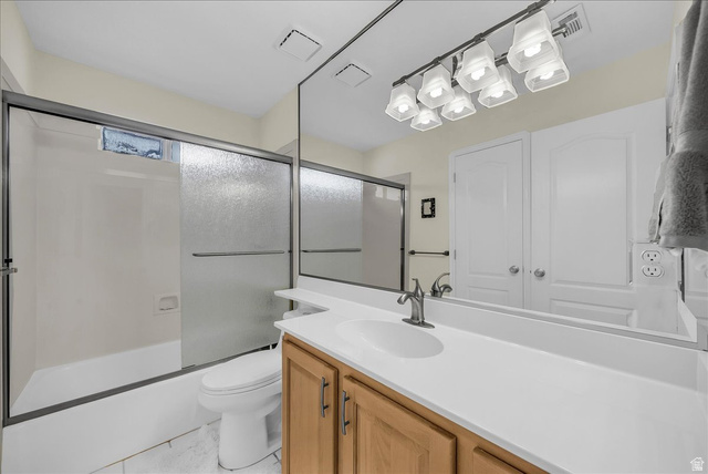 150 South Crystal Street, Unit 31 St. George, UT 84770 - Photo 19 of 20 Full bath with vanity and bath / shower combo with glass door