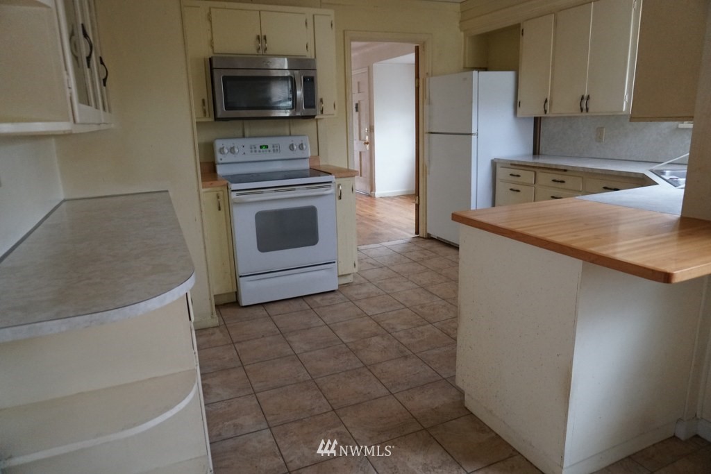 93 Southwest 7th Street Chehalis, WA 98532 - Photo 5 of 22 Gallery Image 5