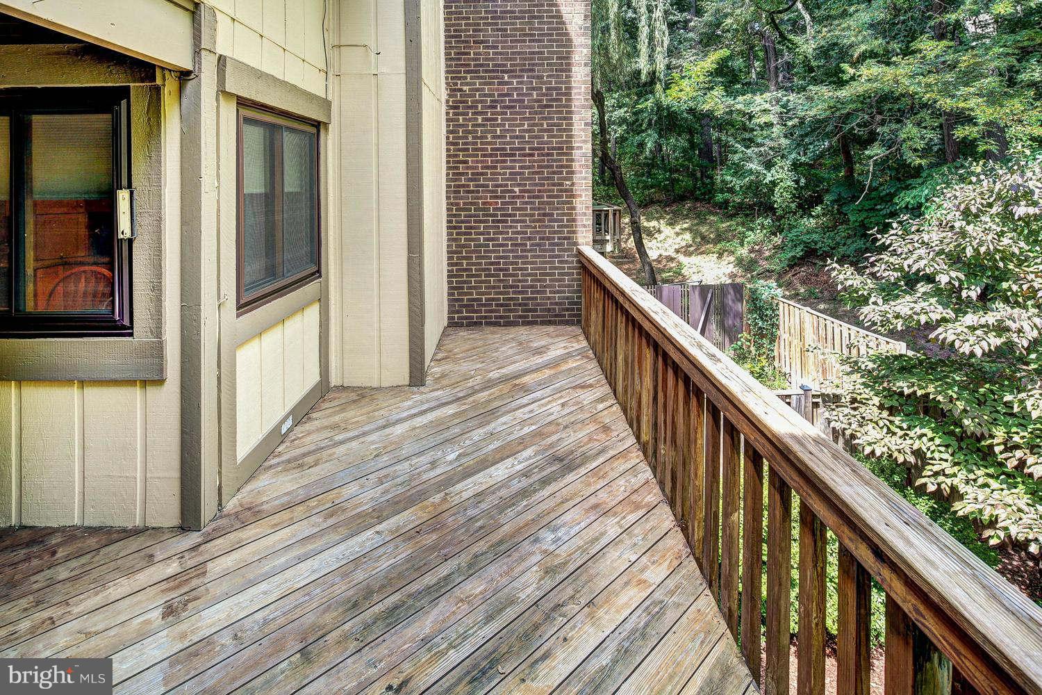 2047 Winged Foot Court Reston, VA 20191 - Photo 21 of 26 Exterior (Rear)