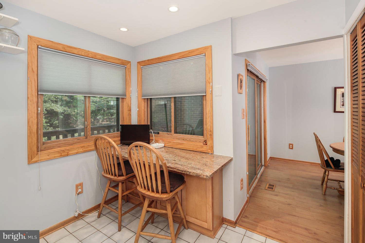 2047 Winged Foot Court Reston, VA 20191 - Photo 10 of 26 Kitchen