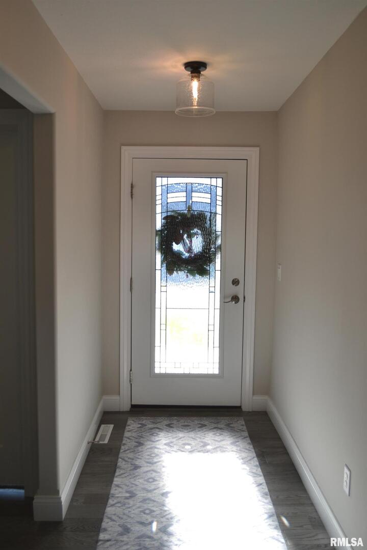 4605 Bellevue Drive Springfield, IL 62711 - Photo 4 of 27