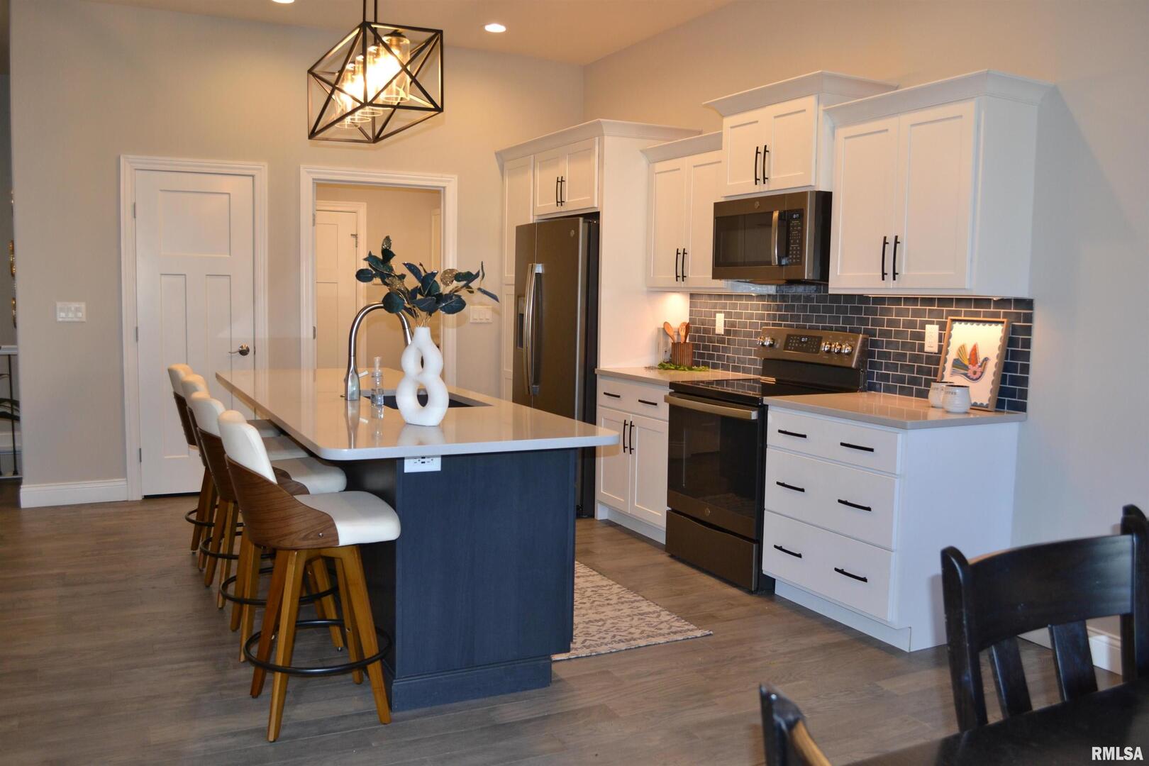 4605 Bellevue Drive Springfield, IL 62711 - Photo 8 of 27