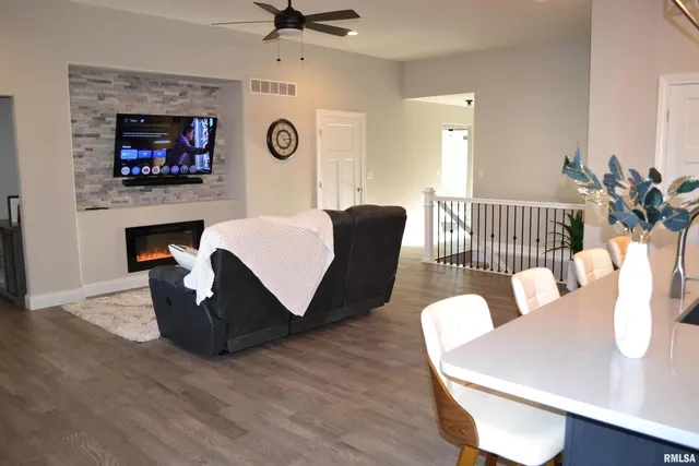 $429,900 | 4605 Bellevue Drive, Springfield, IL 62711